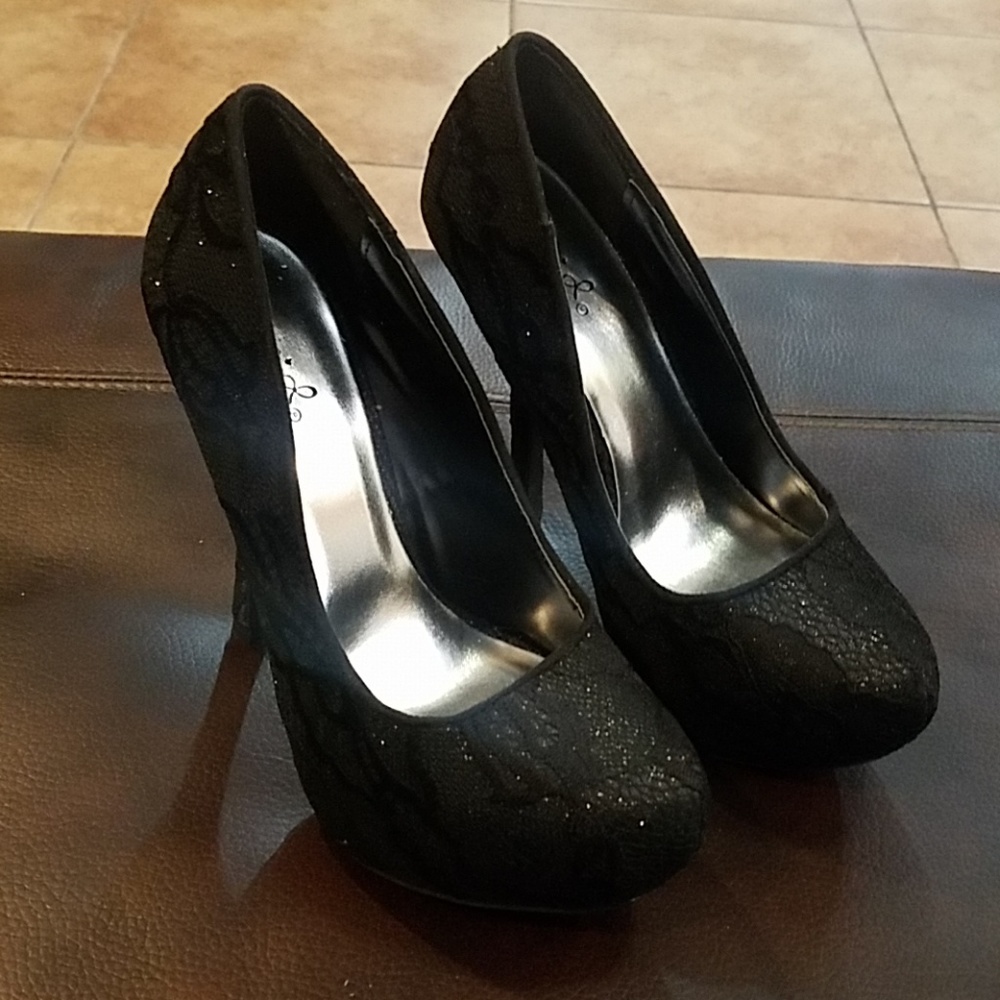 Black lace Qupid heels...BRAND NEW! - Picture 1 of 5